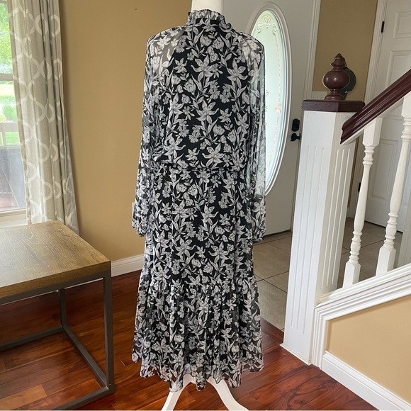 Lauren Ralph Lauren, floral peasant dress, elastic waist, sheer sleeve size 12 - Picture 3 of 14